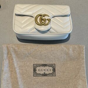 Gucci GG MARMONT LEATHER SUPER MINI BAG, white